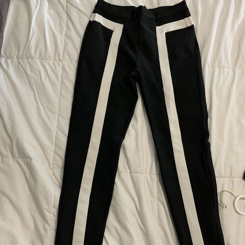 Black and white skinny leg pants